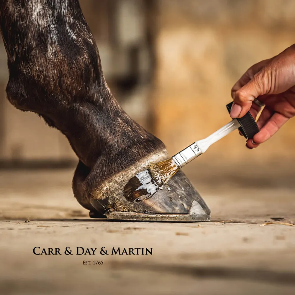 Cornucrescine Tea Tree Hoof Oil For Horses - Image 2